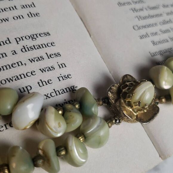 Vintage Rare Mother of Pearl Necklace with Pendent - Picture 2 of 16